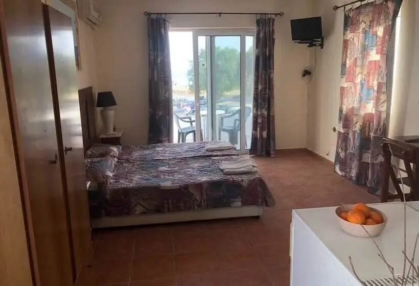 استودیوی استاندارد, Tommy's Rooms