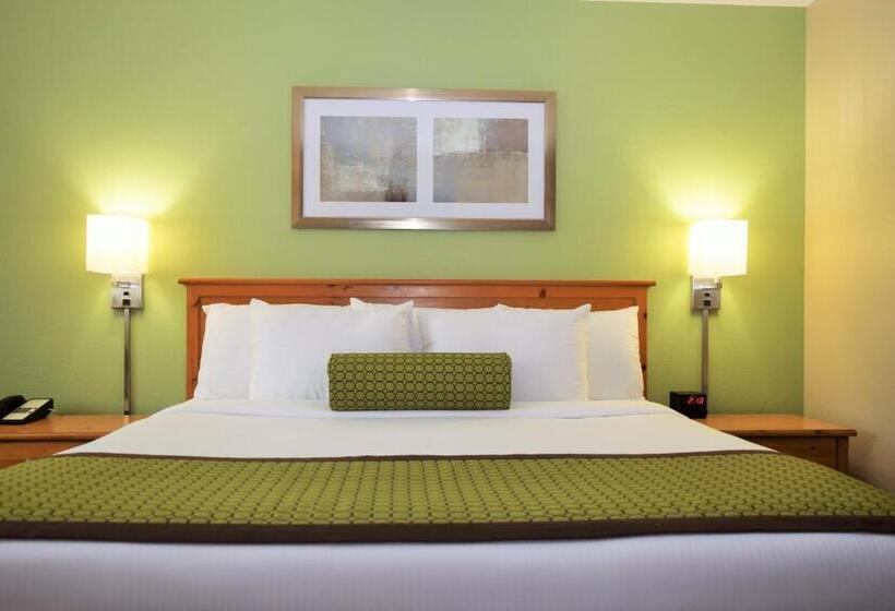 キングサイズベッドのスタンダードルーム, Baymont By Wyndham Pierre