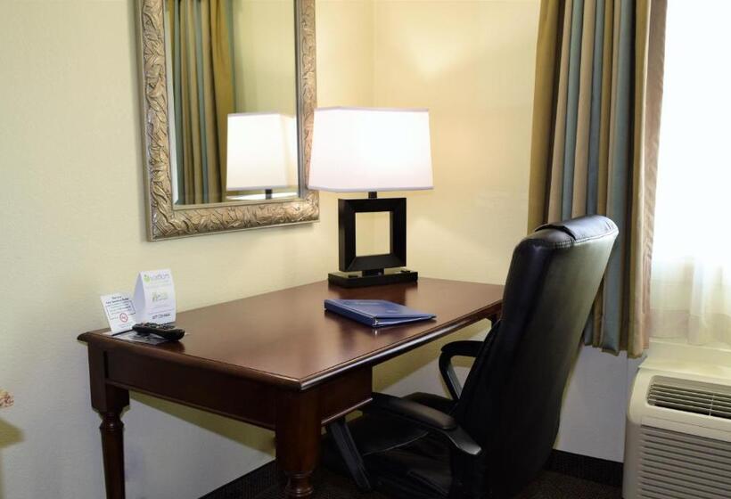 キングサイズベッドのスイートルーム, Baymont By Wyndham Pierre