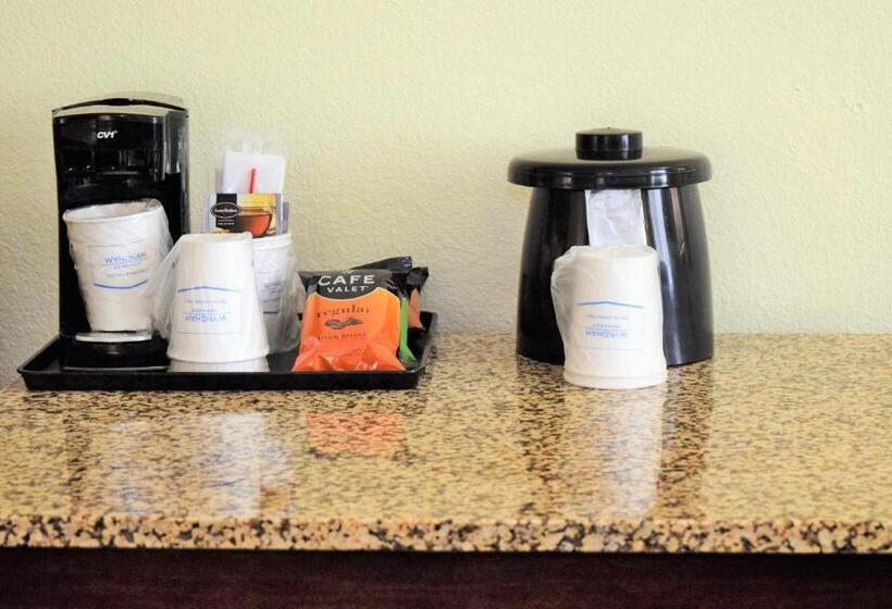 身障者適用スタンダードルーム, Baymont By Wyndham Pierre