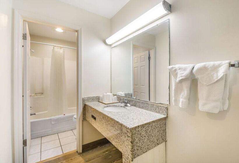 스탠다드 룸 더블 침대 2개, Knights Inn Cleveland