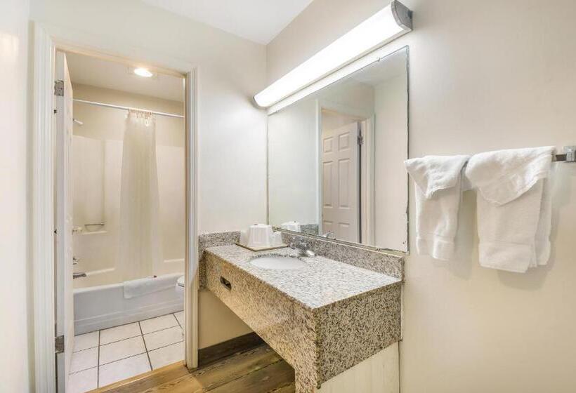 Номер Стандарт 2 Двуспальные Кровати, Knights Inn Cleveland