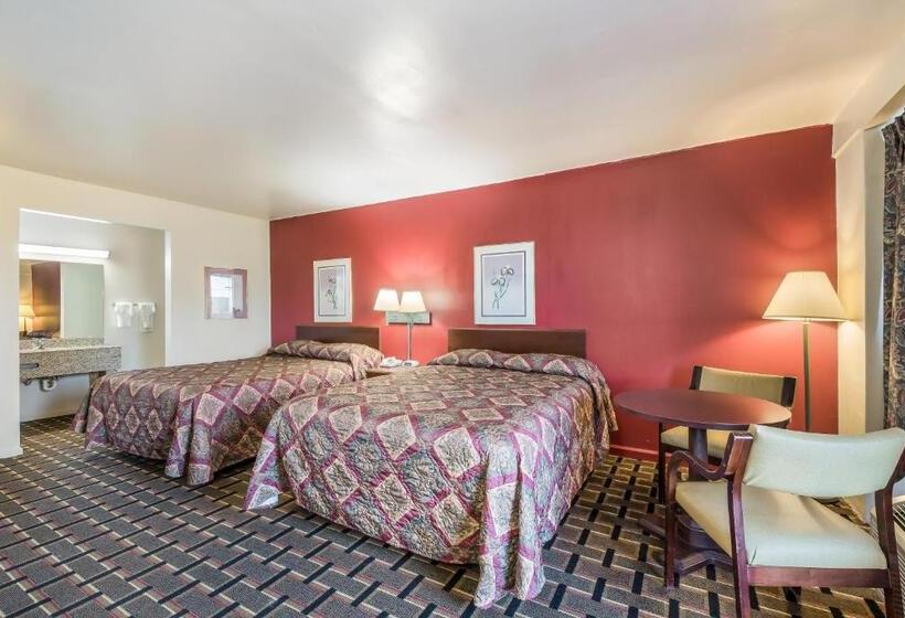 スタンダードルーム, Knights Inn   Cleveland