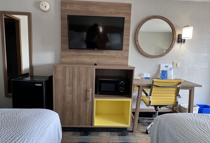 ２ダブルベッドのスタンダードルーム, Days Inn By Wyndham Liverpool Syracuse