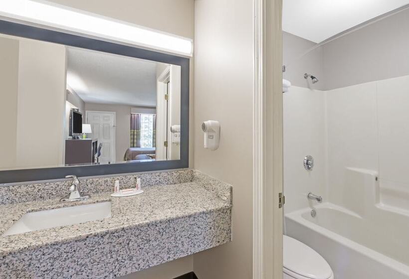 غرفه قياسيه سريرين مزدوجين, Super 8 By Wyndham Alexander City