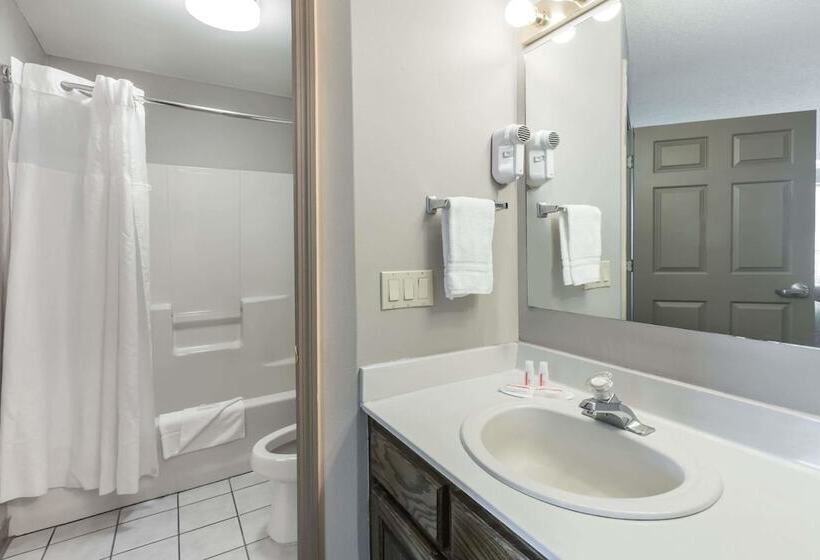 ２ダブルベッドのスタンダードルーム, Super 8 By Wyndham Clinton