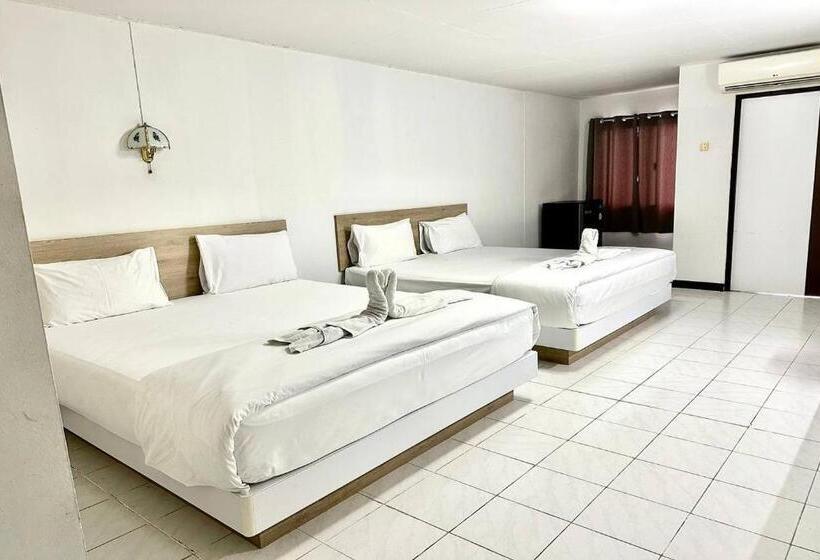 اتاق لوکس چهار تخته, Boonchai Mansion