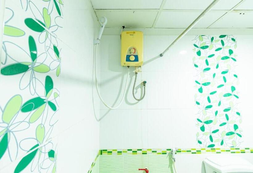 اتاق سوپریور خانوادگی, Boonchai Mansion