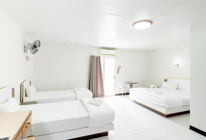 اتاق سوپریور خانوادگی, Boonchai Mansion