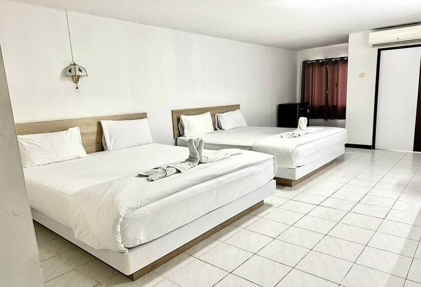 اتاق لوکس چهار تخته, Boonchai Mansion