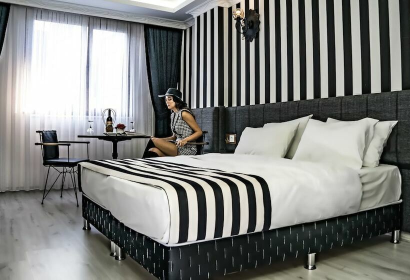 اتاق لوکس یک تخته, Cnr İnci