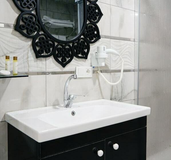 اتاق لوکس یک تخته, Cnr İnci