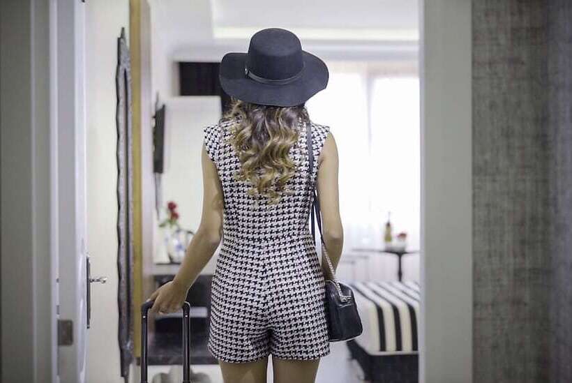 اتاق لوکس, Cnr İnci