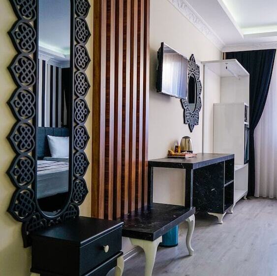 اتاق لوکس, Cnr İnci