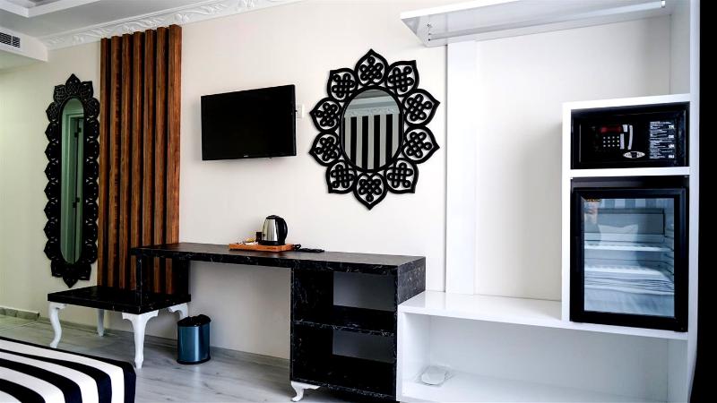 اتاق لوکس, Cnr İnci