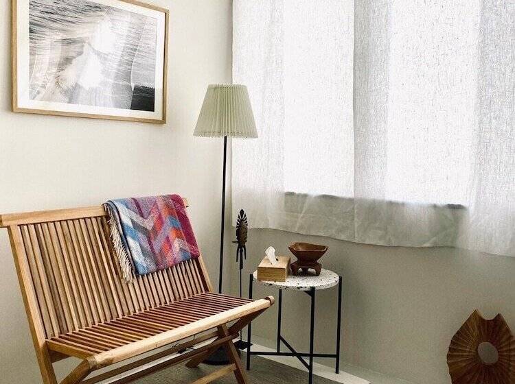 Familienzimmer, Lestel Naha