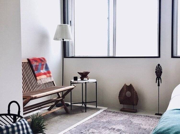 Familienzimmer, Lestel Naha