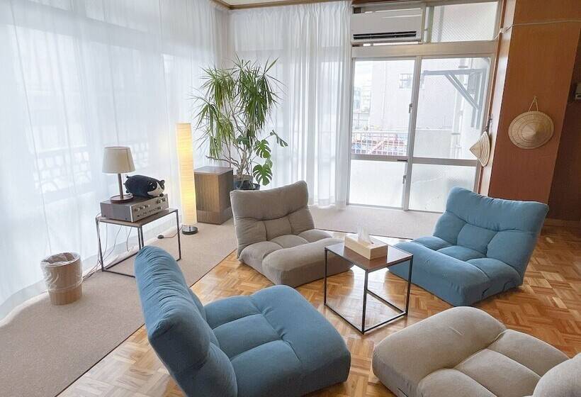 Familienzimmer, Lestel Naha