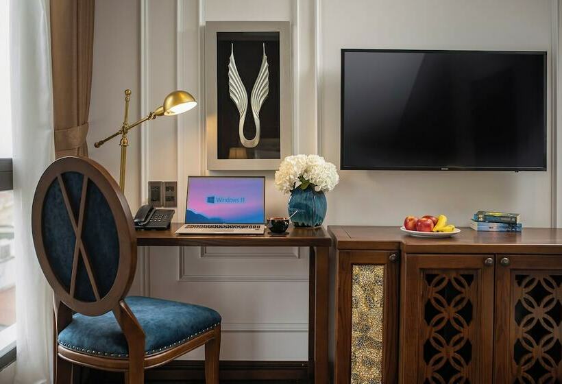 اتاق اجرایی, The Q Hotel Hanoi