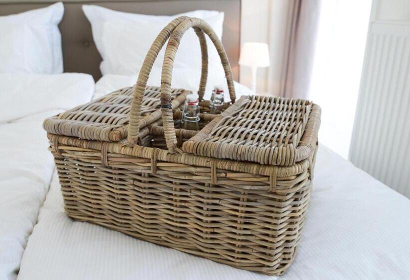 带大床的豪华间, De Moerbei