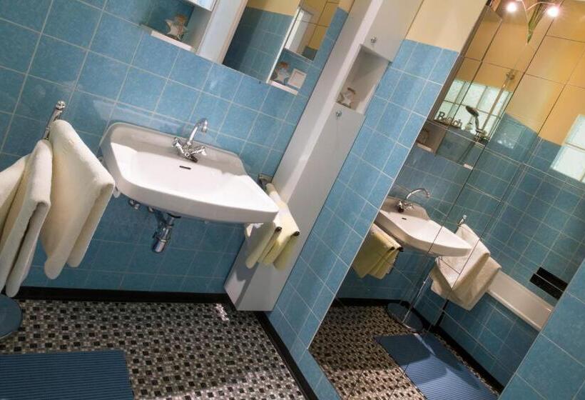 חדר סטנדרט לארבעה, Pension Gierlinger