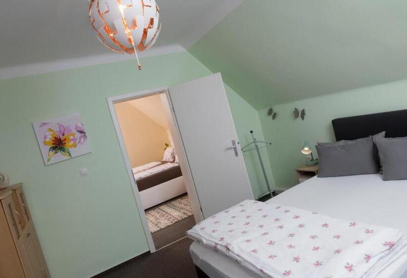 חדר סטנדרט לארבעה, Pension Gierlinger