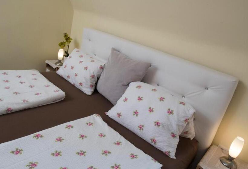 Четырехместный Номер Стандарт, Pension Gierlinger
