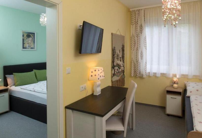 דירת שני חדרים, Pension Gierlinger