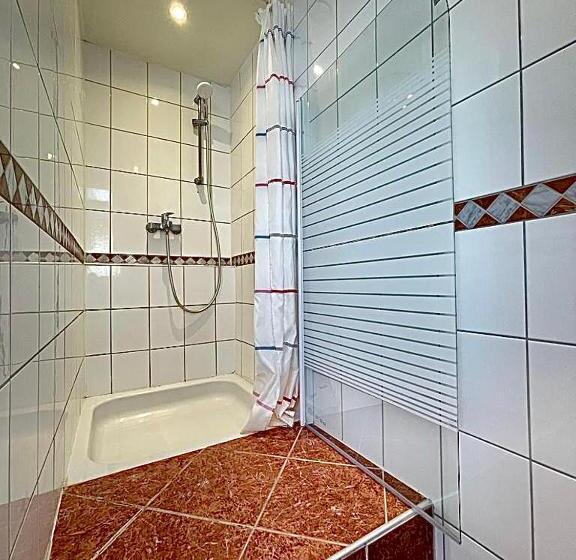 غرفة قياسية حمام مشترك, Pension Marco