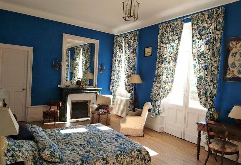 Номер Deluxe, Château Des Chevaliers De Londigny