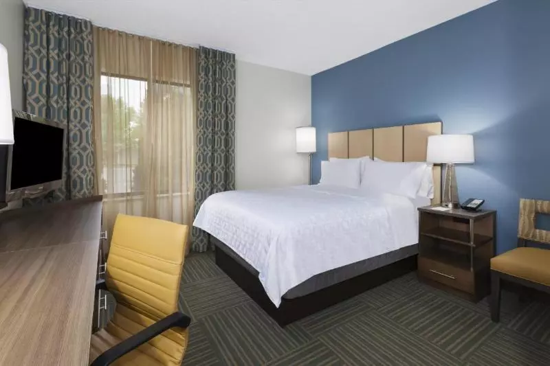استودیوی استاندارد, Candlewood Suites Grand Rapids Airport, An Ihg