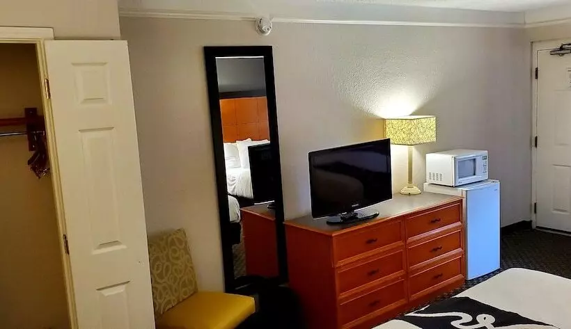 スーペリアールーム, Days Inn By Wyndham Gainesville Florida