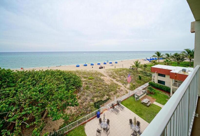 标准工作室, La Costa Beach Club