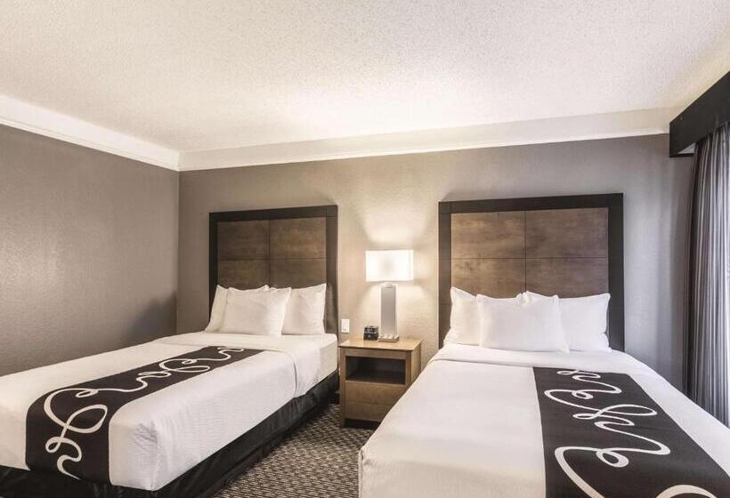 ２ダブルベッドのスタンダードルーム, La Quinta By Wyndham Austin At The Domain