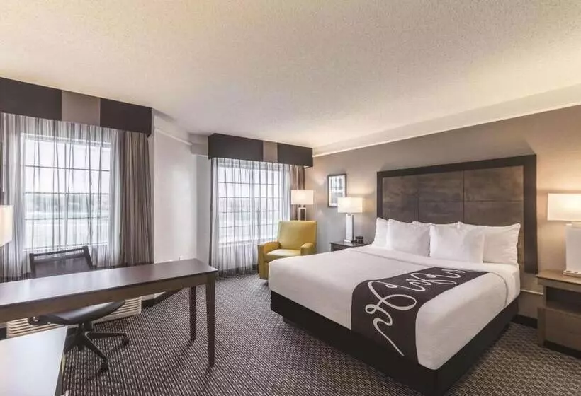 キングサイズベッドのスタンダードルーム, La Quinta By Wyndham Austin At The Domain