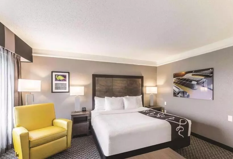 キングサイズベッドのスタンダードルーム, La Quinta By Wyndham Austin At The Domain