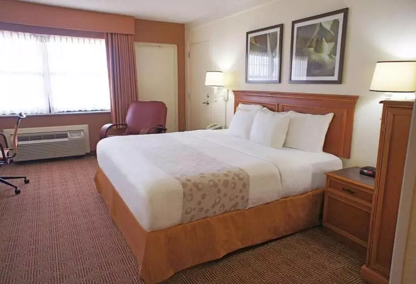 身障者適用キングサイズベッドルーム, La Quinta By Wyndham Coral Springs University Dr