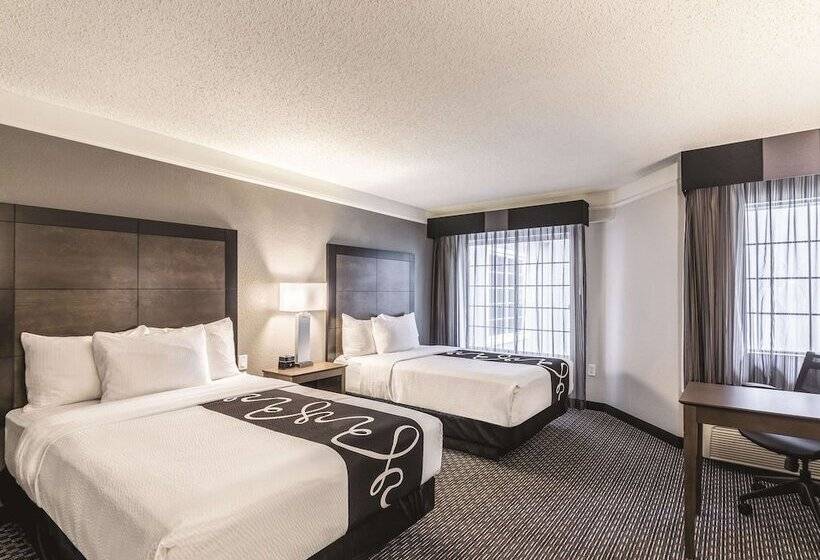 ２ダブルベッドのスタンダードルーム, La Quinta By Wyndham Austin At The Domain