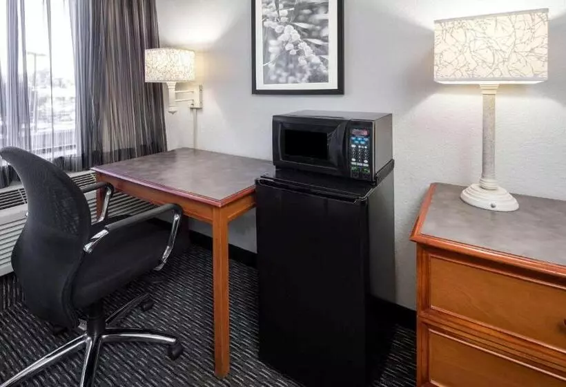 اتاق اجرایی با تخت بزرگ, La Quinta By Wyndham Buena Park