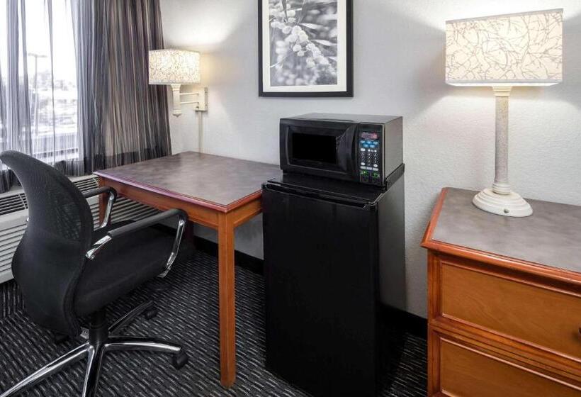 장애인을 위한 킹사이즈 침대 스탠다드 룸, La Quinta By Wyndham Buena Park