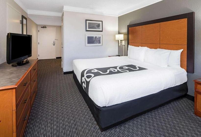 장애인을 위한 킹사이즈 침대 스탠다드 룸, La Quinta By Wyndham Buena Park