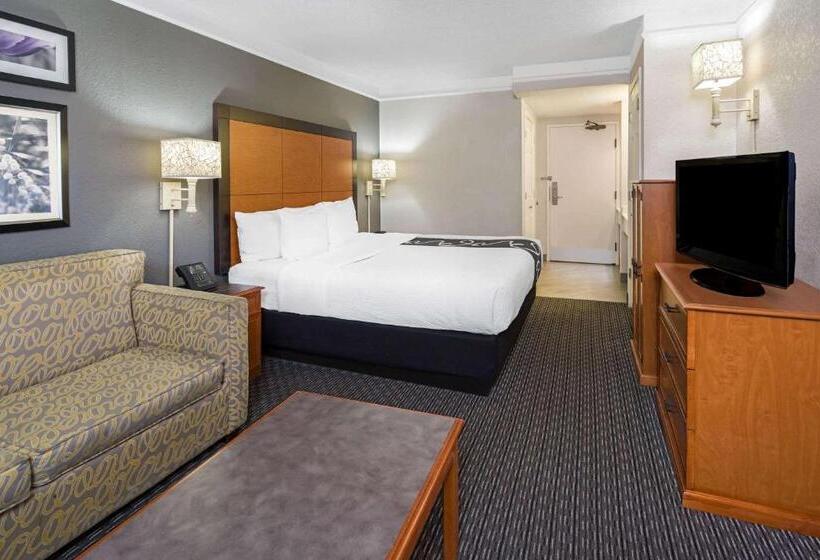 장애인을 위한 킹사이즈 침대 스탠다드 룸, La Quinta By Wyndham Buena Park