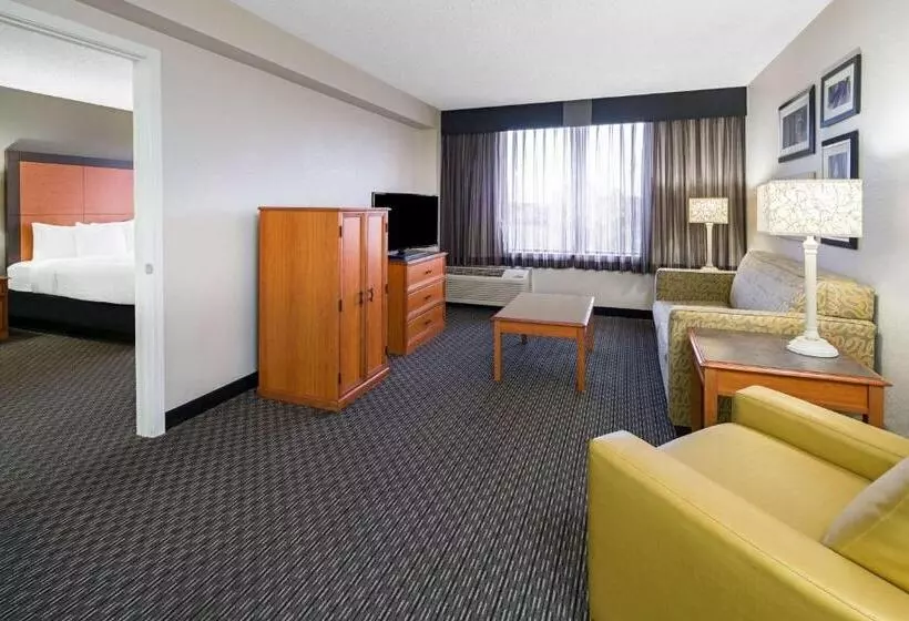 سوییت لوکس, La Quinta By Wyndham Buena Park
