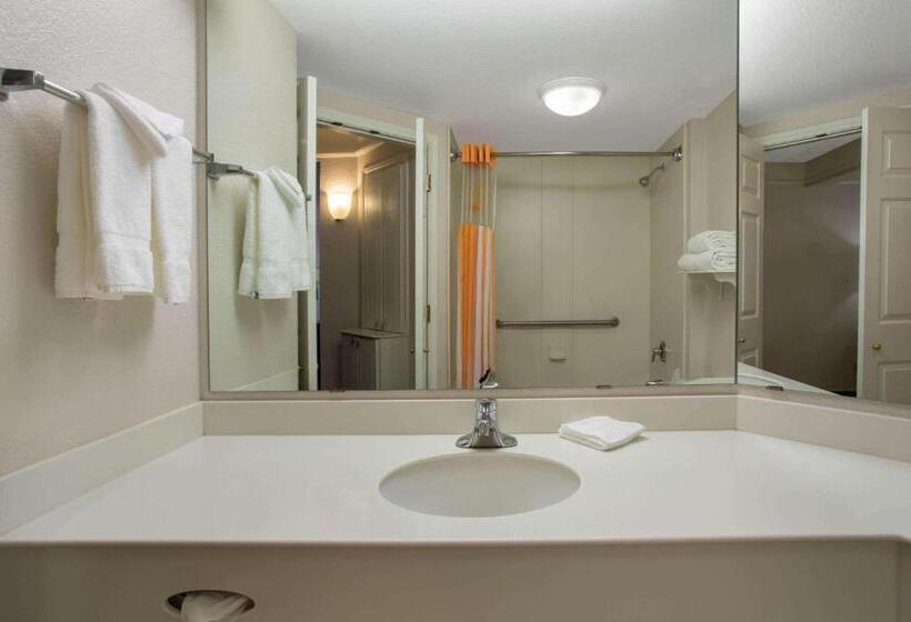 غرفة ديلوكس سرير كينج, La Quinta By Wyndham Denver Southwest Lakewood