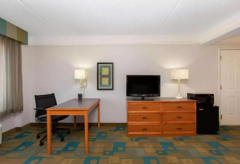 キングサイズベッドのエクゼクティブルーム, La Quinta By Wyndham Denver Southwest Lakewood