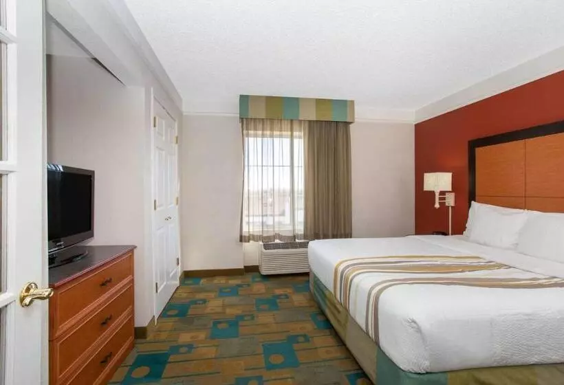 キングサイズベッドのデラックススイート, La Quinta By Wyndham Denver Southwest Lakewood