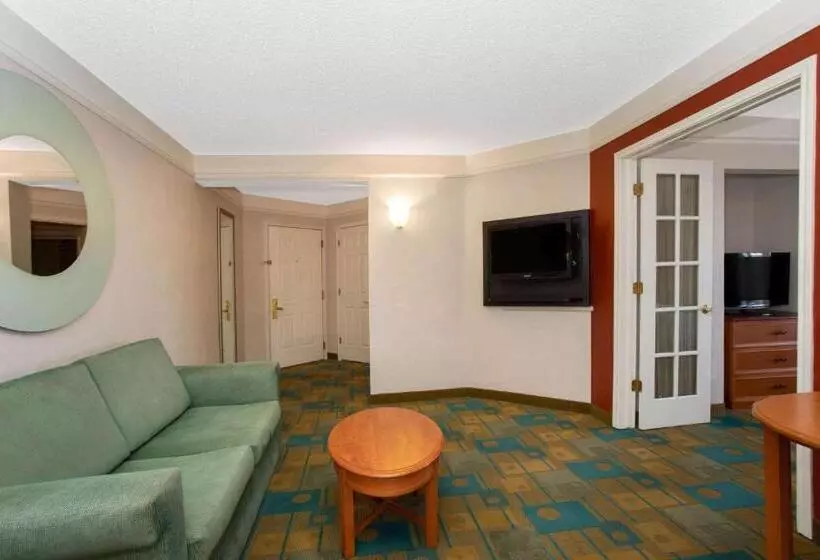 キングサイズベッドのデラックススイート, La Quinta By Wyndham Denver Southwest Lakewood