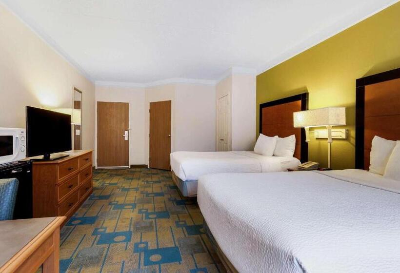 Номер Deluxe, La Quinta By Wyndham St. Pete Clearwater Airport