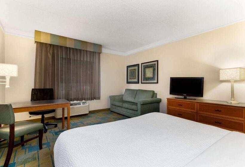 Номер Deluxe Кровать Кинг, La Quinta By Wyndham St. Pete Clearwater Airport