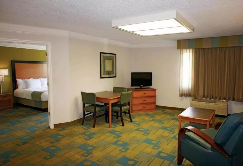 Deluxe Suite King Bed, La Quinta By Wyndham St. Pete Clearwater Airport